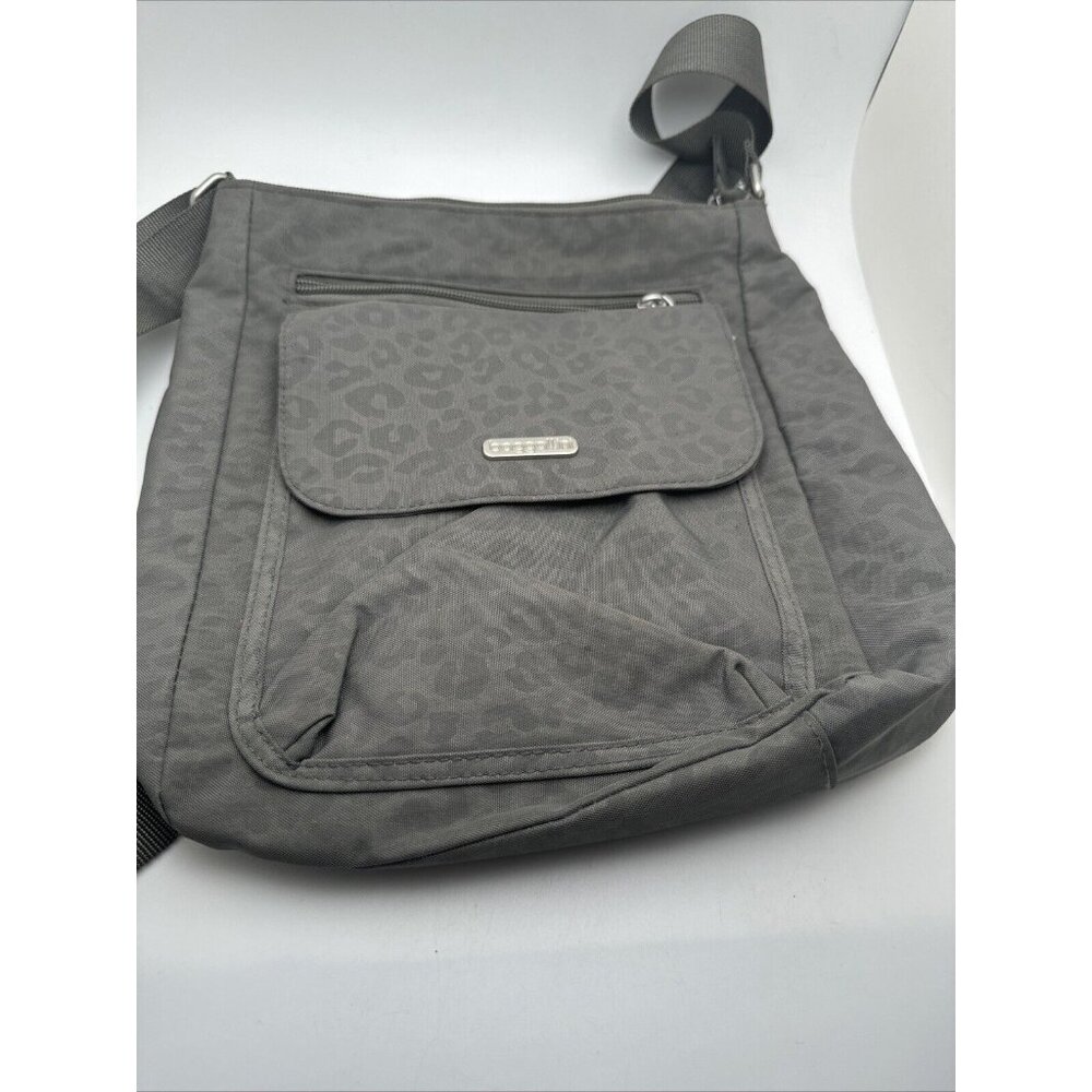 Baggallini Women's Purse Pocket Town Crossbody Bag Pewter Cheetah Fashion GR68